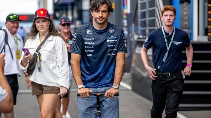 Carlos Sainz reveals first 'warning sign' at Williams ahead of 2026 struggles